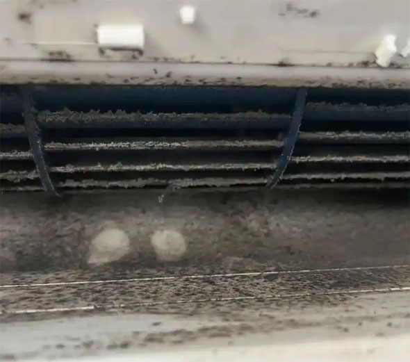 闻喜空调吹的风有股烧焦味是怎么回事